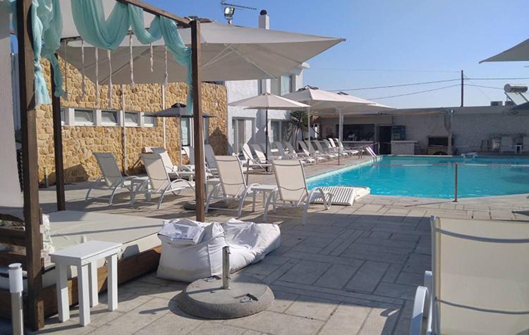 Отель Marzi Beach And Bungalows Коккони Экстерьер фото